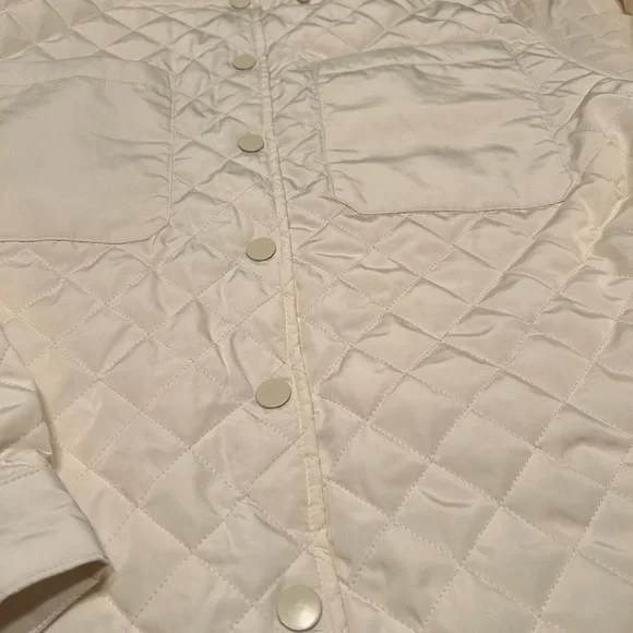 NWT Amazon Essentials Women's 2XL Relaxed Recycled Polyester Quilted Shirt/Jack - Picture 3 of 7